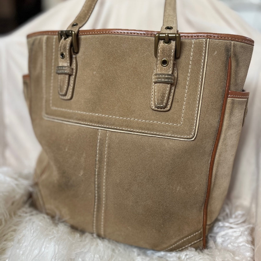Vintage COACH Hamptons Suede Gallery Tote Bag — Tan & Brown - Picture 5 of 16